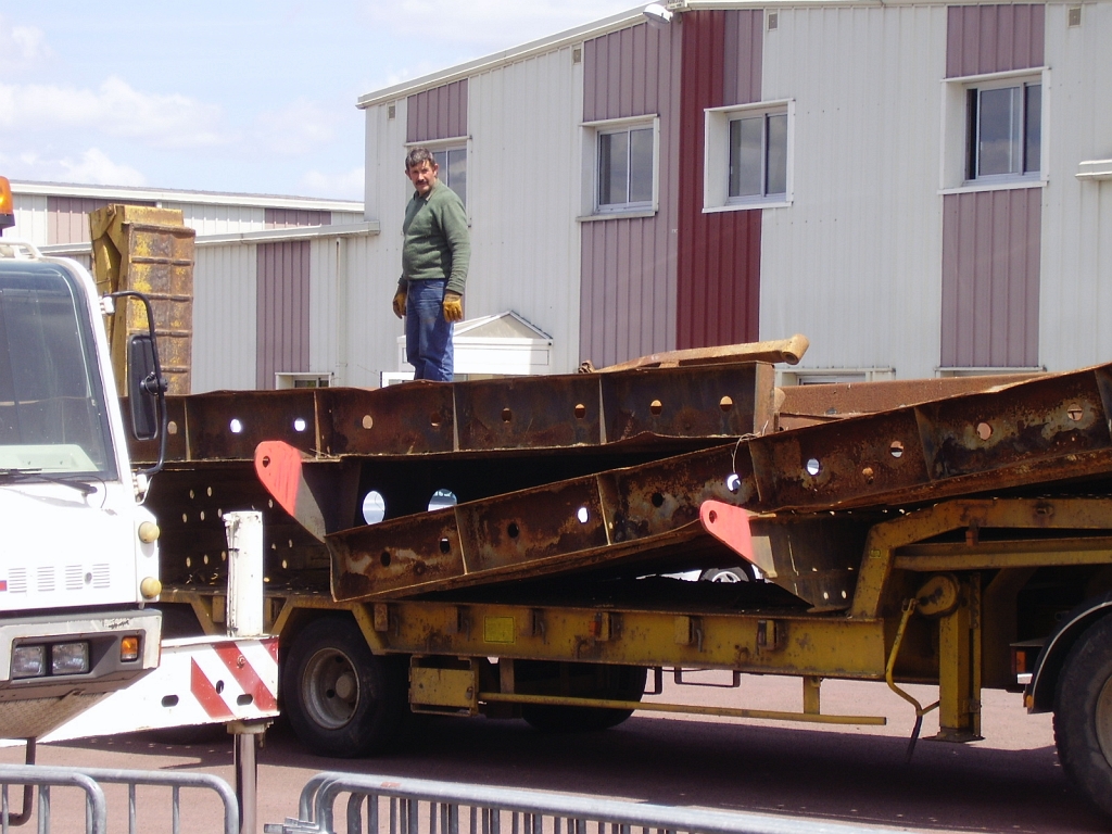 20110601 WHALE:BALEINE ARRIVES IN VIRE FROM BRÉCEY Bill Twohigg 03.jpg